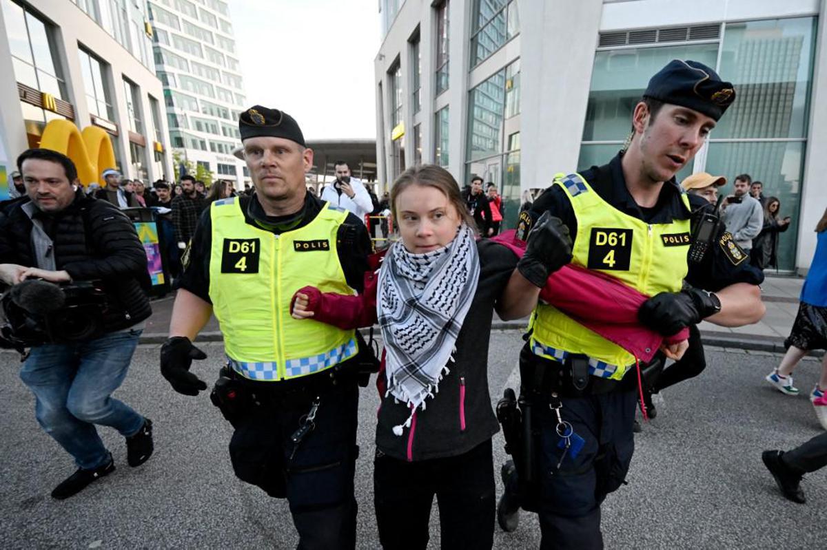 Greta Thunberg arrestada durante protesta. Foto Adnkronos